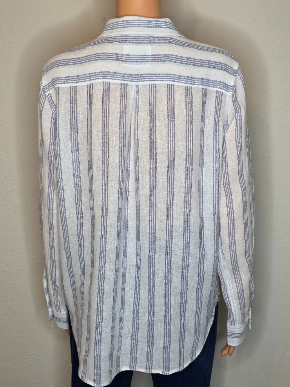 Rails Long Sleeve Women's Shirt, Size Medium - Picture 2 of 8